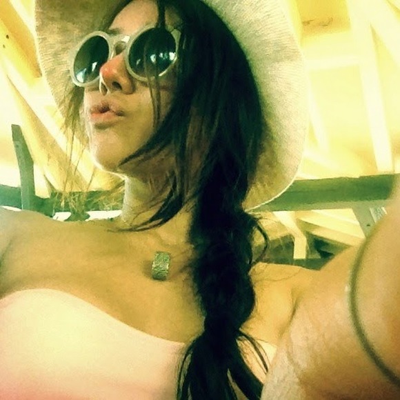 Meet your Posher, Ana