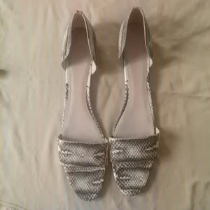 Sold....Tory Burch sandle on eby (krmckw)