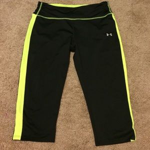 Women's Under Armour fitted workout crops