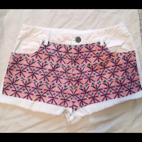 {aztec} shorts