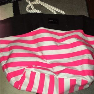 ❌SOLD ON ♏️ercari❌Victoria's Secret getaway bag