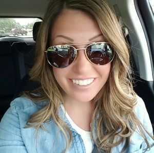 Meet your Posher, Ivyann