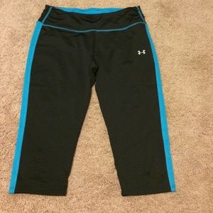 Women's Under Armour Workout Crops, size Med