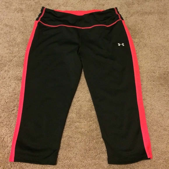 Women's Under Armour workout capris, size medium
