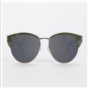 Reposhing UO sunglasses Reposhing UO sunglasses