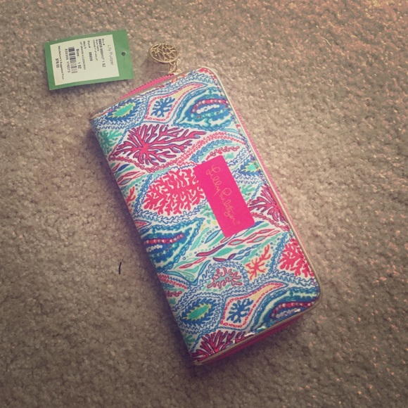 NWT Lilly Pulitzer Change It Up Wallet
