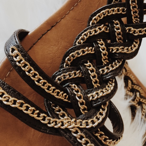 Sandals - Picture 2 of 4