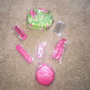 🌴1 left! NWOT Lilly Pulitzer Travel Kit 🌺