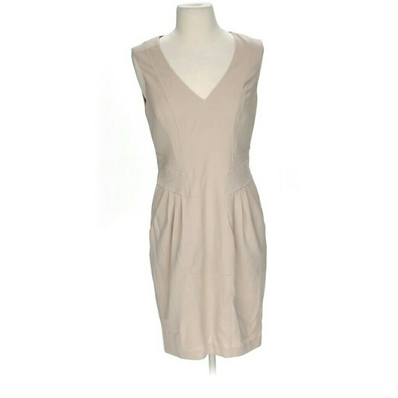 🎀🎀Vince Camuto Beige Dress