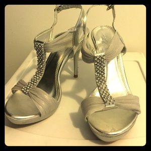 Super sexy! Full of BLING! Very classy dress heels