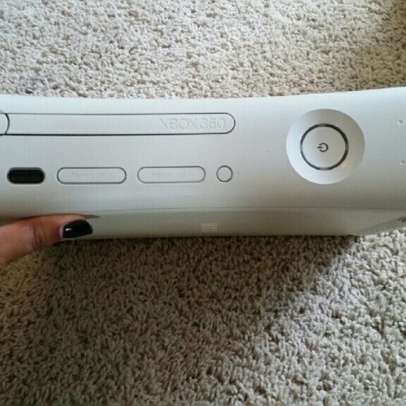 Xbox 360 - Picture 2 of 3