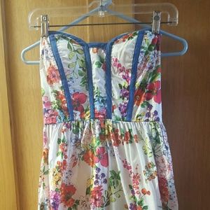 Gorgeous floral dress, perfect for summer