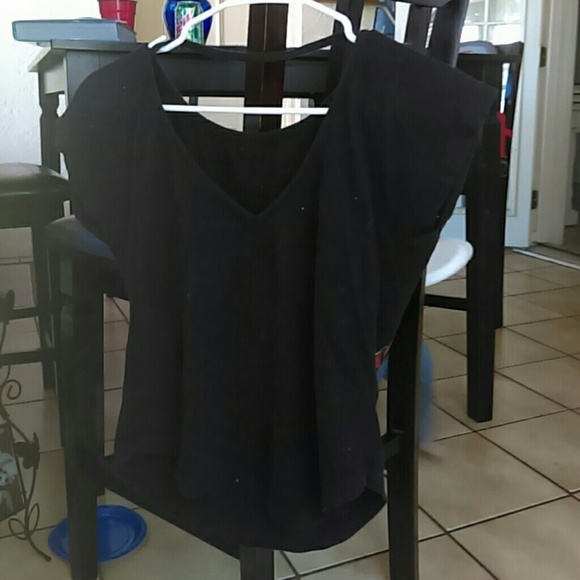 Basic v neck tee - Picture 2 of 2