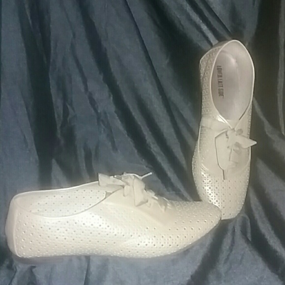 Lace up taupe beauties!