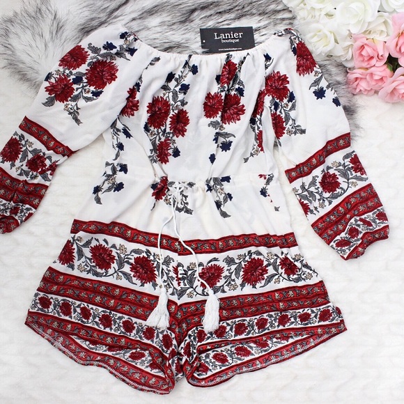 Floral Off Shoulder Romper. - Picture 3 of 4