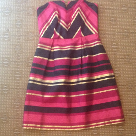 Beautiful Vineyard Vines strapless dress