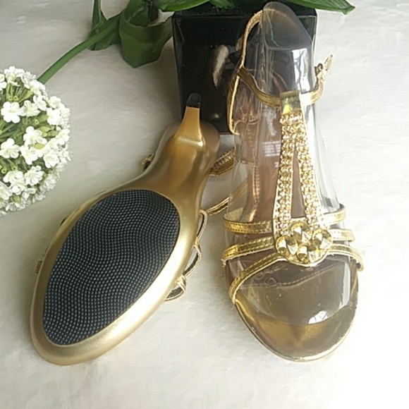 Shoes - 🆕 Golden Party Dress Heels