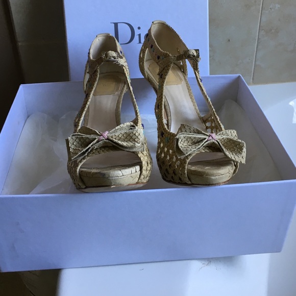 DIOR Twist Sandal SALE! - Picture 2 of 4