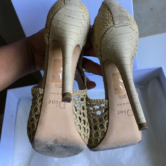 DIOR Twist Sandal SALE! - Picture 3 of 4