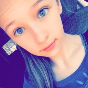 Meet your Posher, Lexie