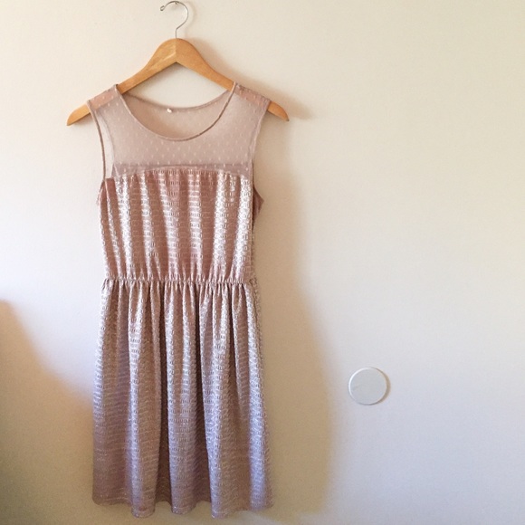 Dresses & Skirts - 🎉HP🎉 Shimmery Gold Dress