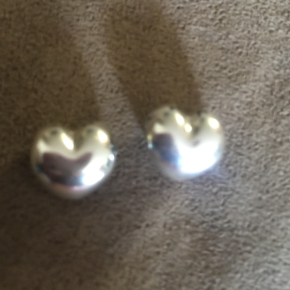 Two beautiful Pandora steady heart clips