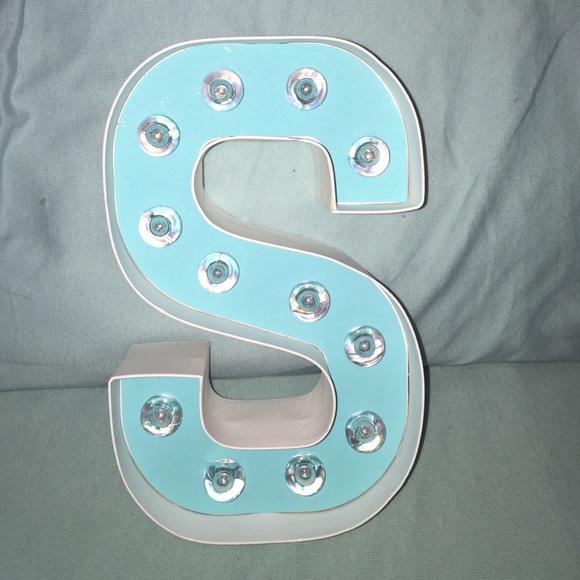 S letter decor