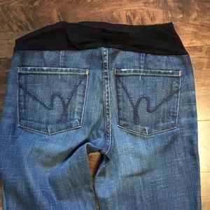 Maternity Citizens jeans sz 28, flattering fit!