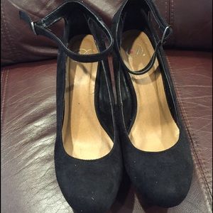 Black dollhouse wedges