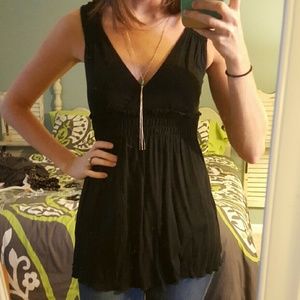 Black sleeveless v-neck