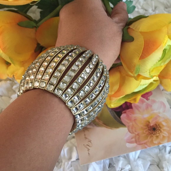 💖🎉CRYSTAL STATEMENT Thick Bangle