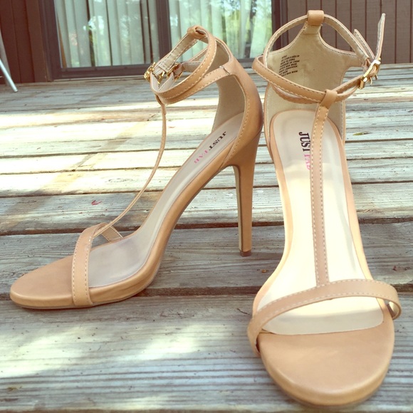 NWOB Classic Ankle strap heels