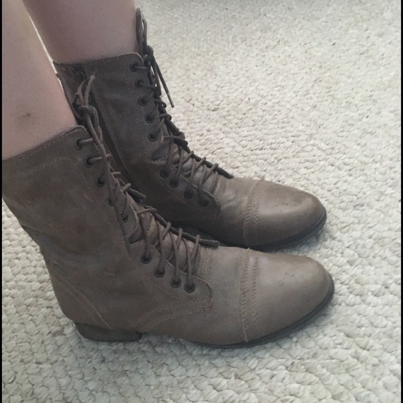 Steve Madden combat boots - Picture 2 of 4