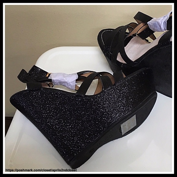 ❌SOLD❌WEDGE SANDALS Ankle Strap Platform Heels - Picture 3 of 8