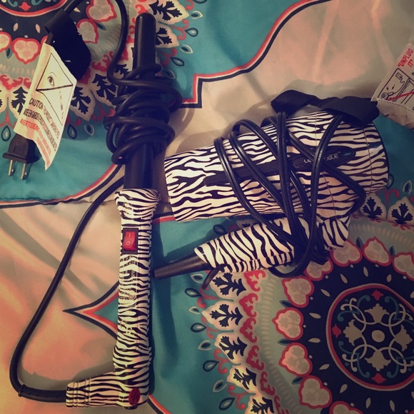 Mini hair dryer and hair wand