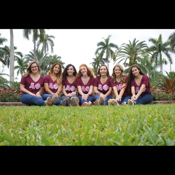 Meet Your Posher! - Picture 2 of 4