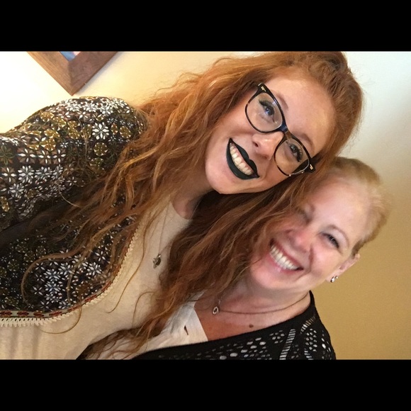 Meet Your Posher! - Picture 3 of 4