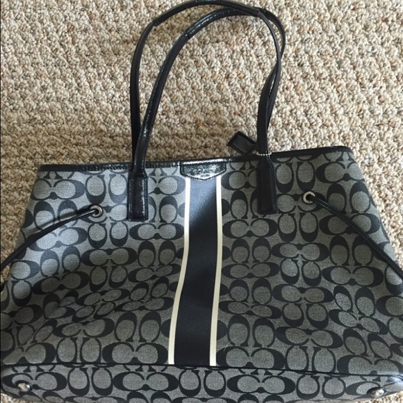 😍LIKE NEW coach tote
