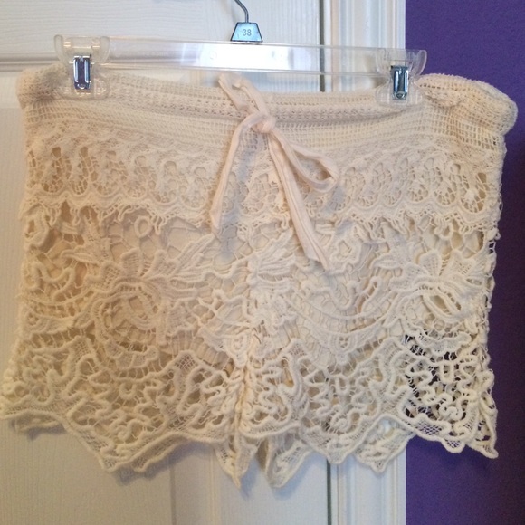 Crocheted shorts