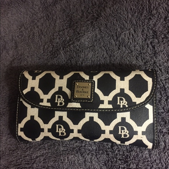 Dooney & Bourke