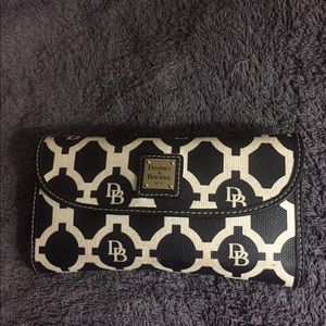 Dooney & Bourke