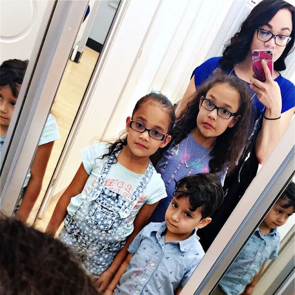 Meet your Posher, Jennifer - Picture 1 of 1