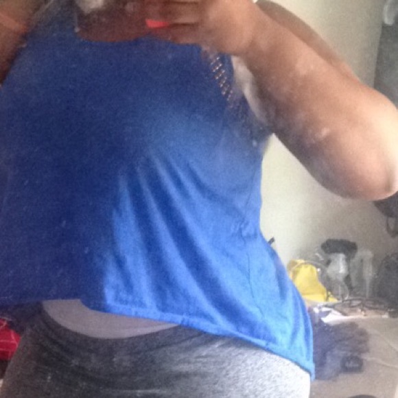 Hot summer top☀️ - Picture 2 of 3