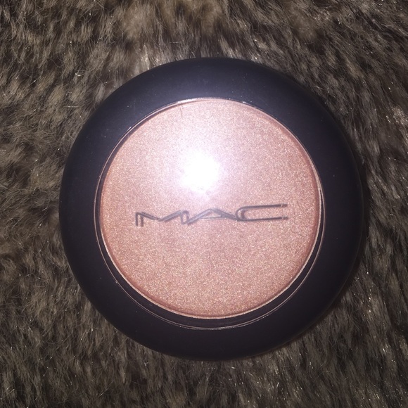 MAC Cream Colour Base - "Shell"