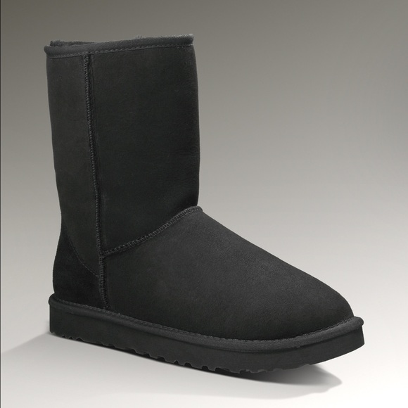 Black Classic Short Uggs