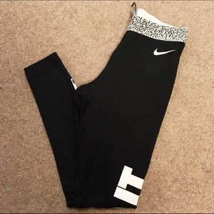 Nike 'Just Do It' Yoga Pants