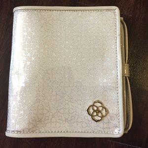 KENDRA SCOTT JEWELRY HOLDER