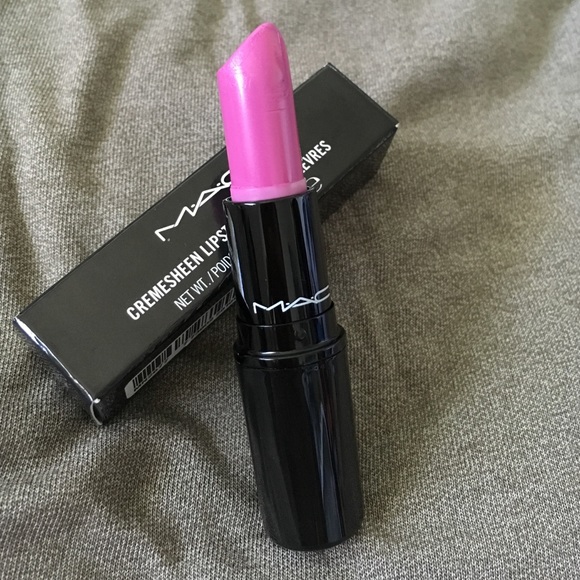 💄 MAC 'Outrageously Fun' lipstick