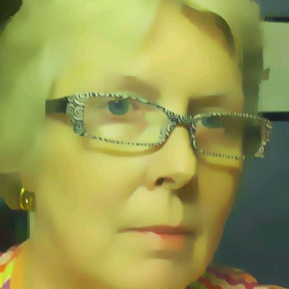 Meet your Posher, Leslie - Picture 1 of 1