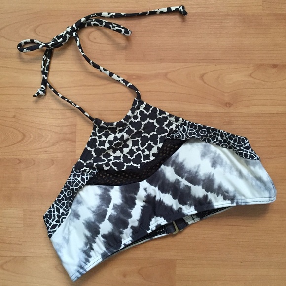 Black tie dye halter bikini top w/ mesh/Rip Curl - Picture 2 of 4